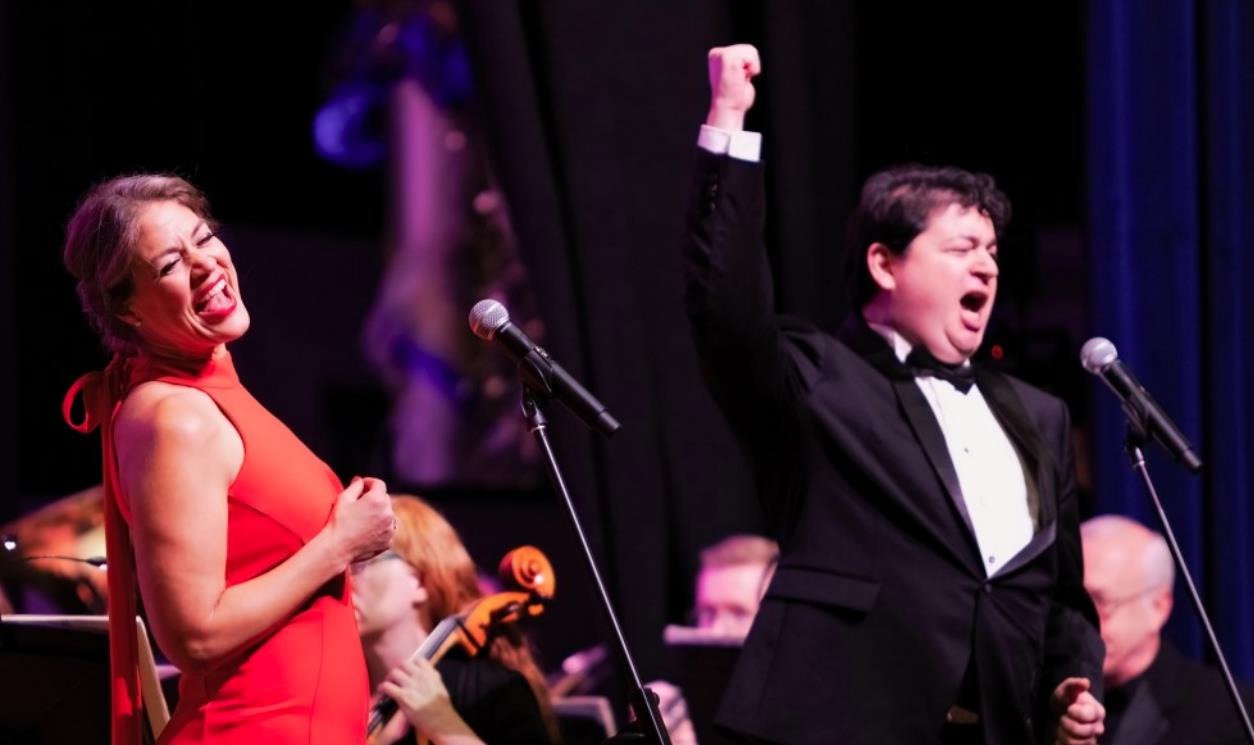 10 Susan Hellman Spatafora, Elliott Wulff,
“The Rain in Spain,” Lerner & Loewe concert, 2023 (Chris Lo)